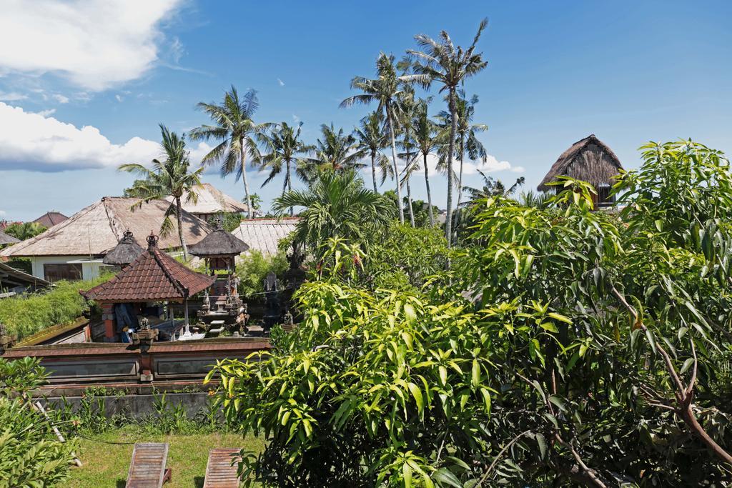 Surfers House Hotel Kuta  Room photo