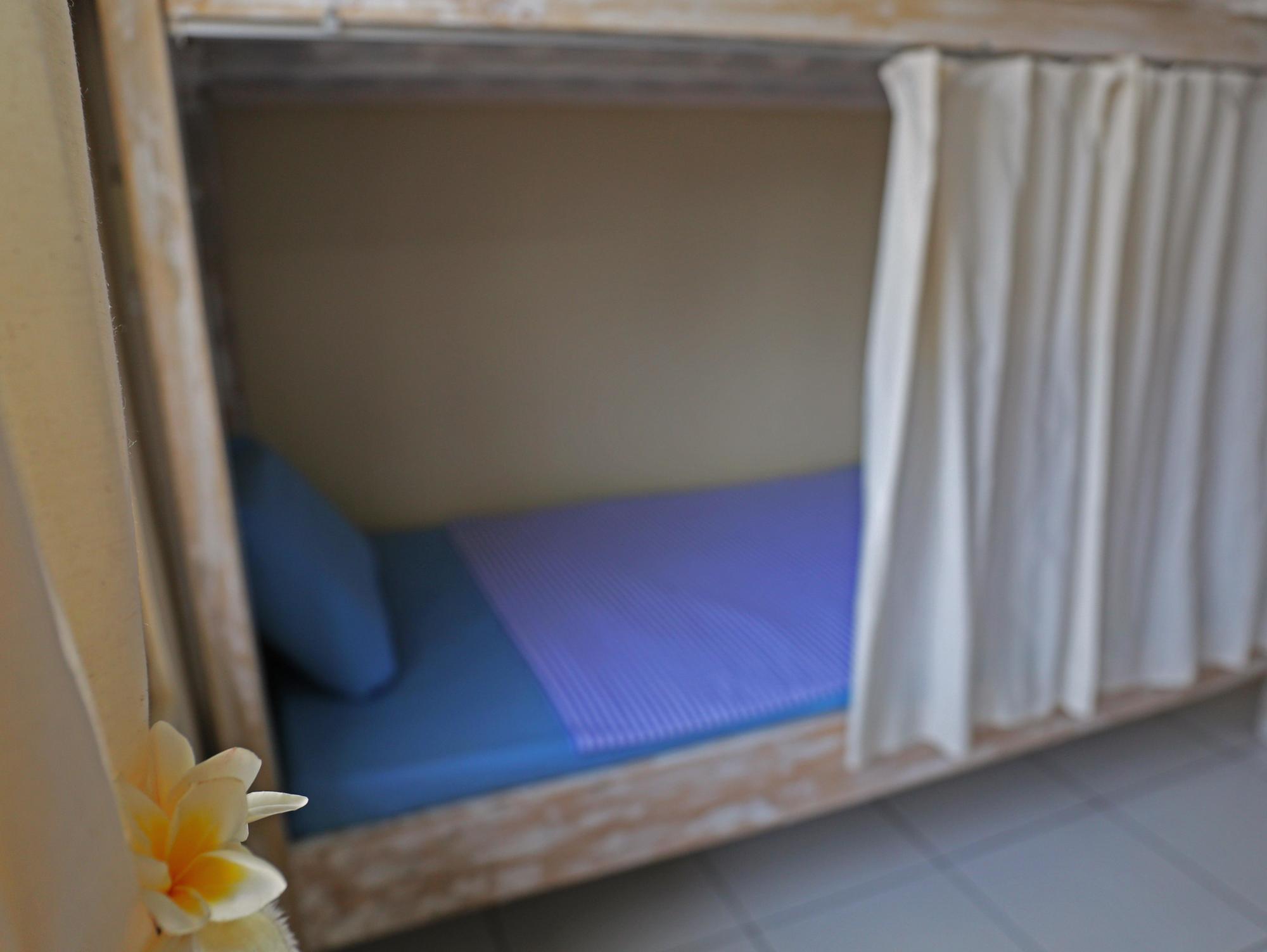Surfers House Hotel Kuta  Exterior photo