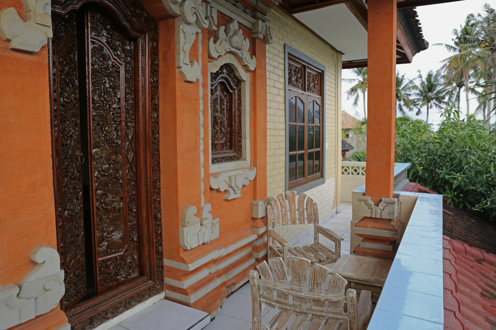 Surfers House Hotel Kuta  Exterior photo